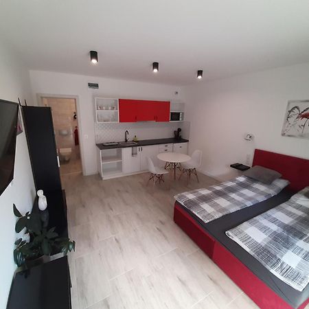 Ancsi Apartmanhaz Balatonlelle Eksteriør billede