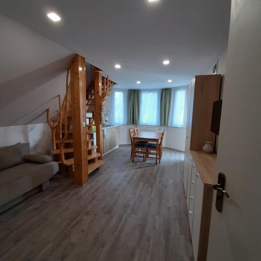 Ancsi Apartmanhaz Balatonlelle Eksteriør billede