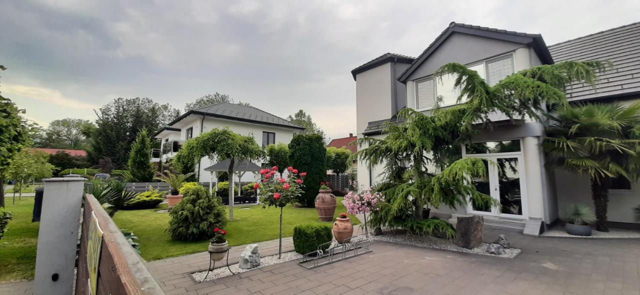 Ancsi Apartmanhaz Balatonlelle Eksteriør billede