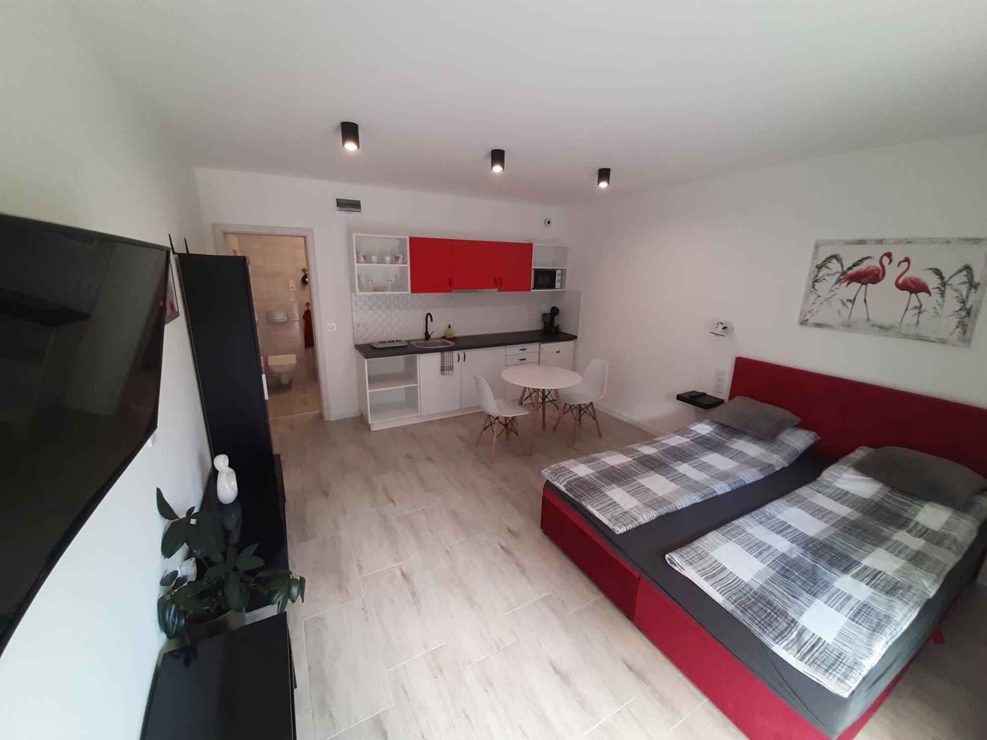 Ancsi Apartmanhaz Balatonlelle Eksteriør billede