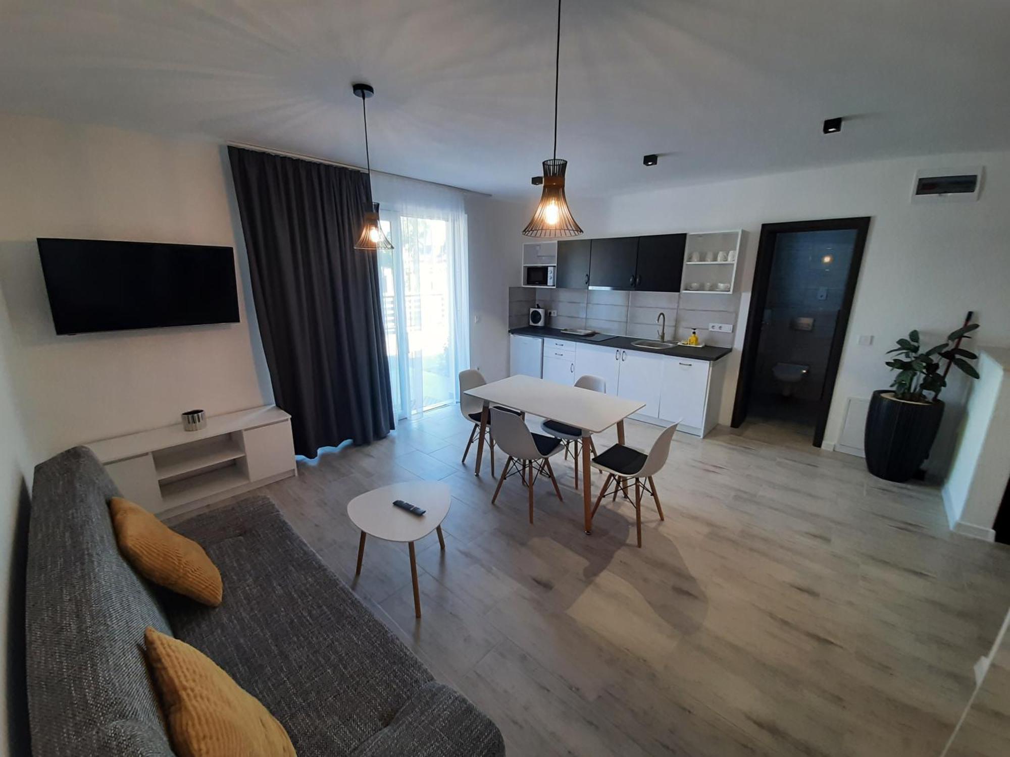 Ancsi Apartmanhaz Balatonlelle Eksteriør billede